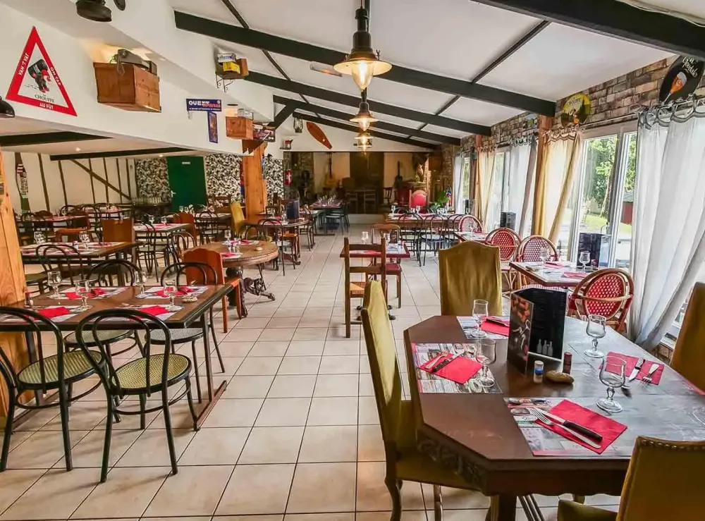 Repas interieur restaurant